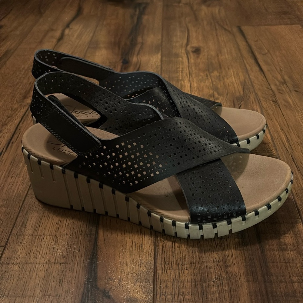 Skechers  Wedge Sandal